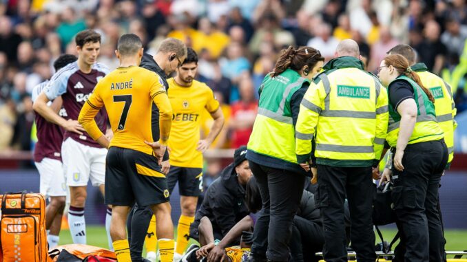Aston Villa v Wolverhampton Wanderers Premier League 21/09/2024. Wolverhampton Wanderers defender Yerson Mosquera (14) s